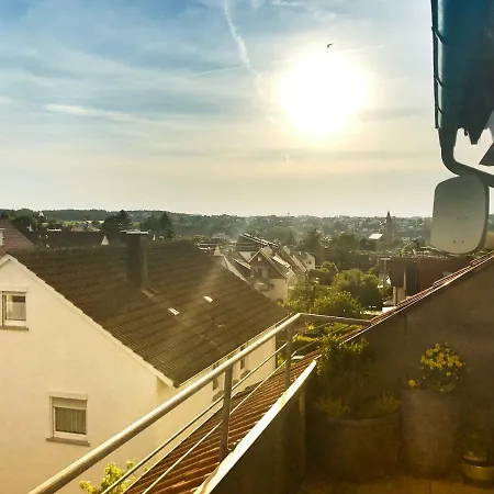 Schone 3 Zi-dachgeschosswohnung & Gigantische Aussicht 公寓 阿伦
