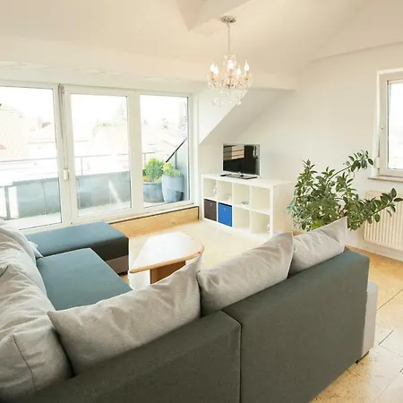 Schone 3 Zi-dachgeschosswohnung & Gigantische Aussicht *