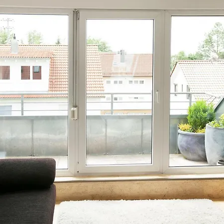 Schone 3 Zi-dachgeschosswohnung & Gigantische Aussicht 公寓